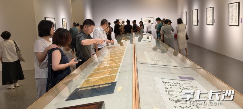 此次共展出力作90件。 此次共展出力作90件。