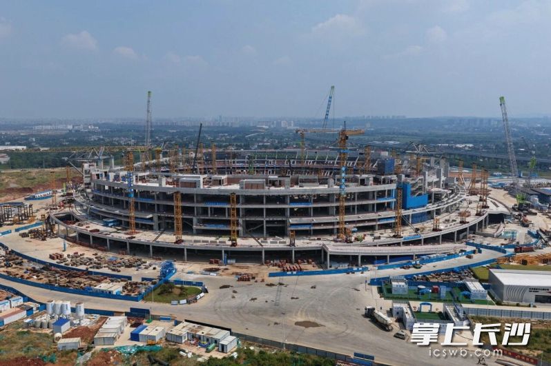 长沙奥体中心主体育场正在加紧建设。 中建五局供图 长沙奥体中心主体育场正在加紧建设。 中建五局供图