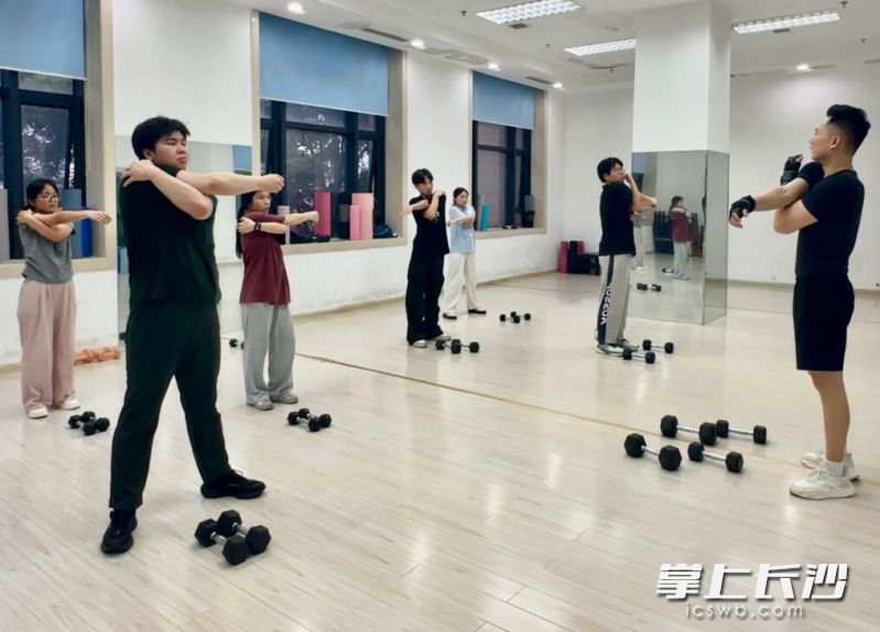 学校鼓励学生课后积极参与体育锻炼,科学开展健康减重。 通讯员供图 学校鼓励学生课后积极参与体育锻炼,科学开展健康减重。 通讯员供图