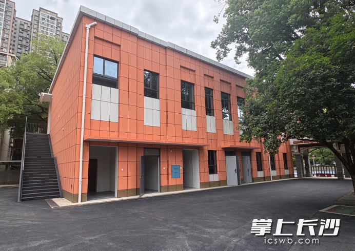 长郡雨外左家塘学校2号栋综合楼完成“四原”重建并通过竣工验收。 长郡雨外左家塘学校2号栋综合楼完成“四原”重建并通过竣工验收。