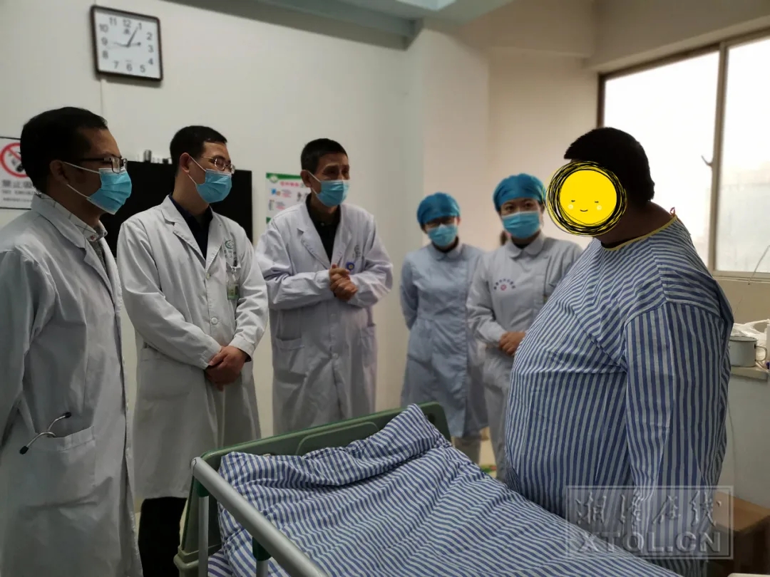 小毛计划实施缩胃手术。（记者陈静摄）