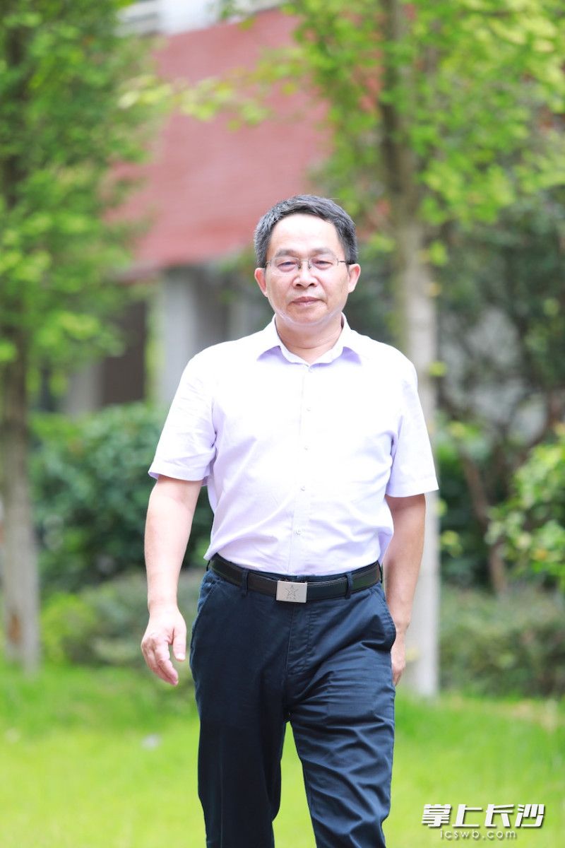长沙市一中双语实验学校校长李强。 长沙市一中双语实验学校校长李强。