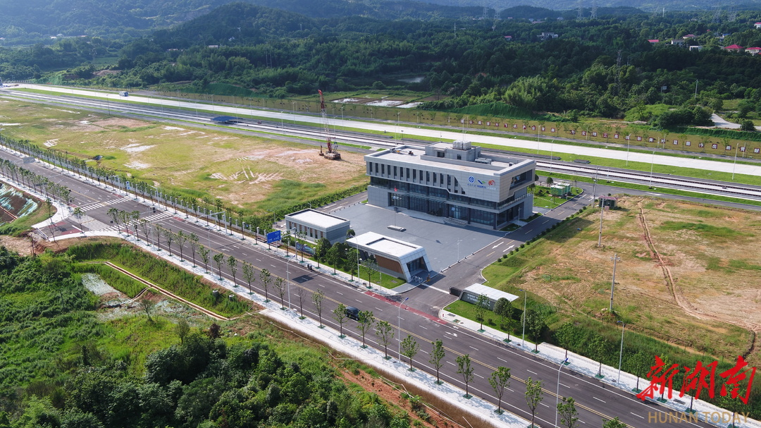 大飞机地面动力学试验平台。 大飞机地面动力学试验平台。
