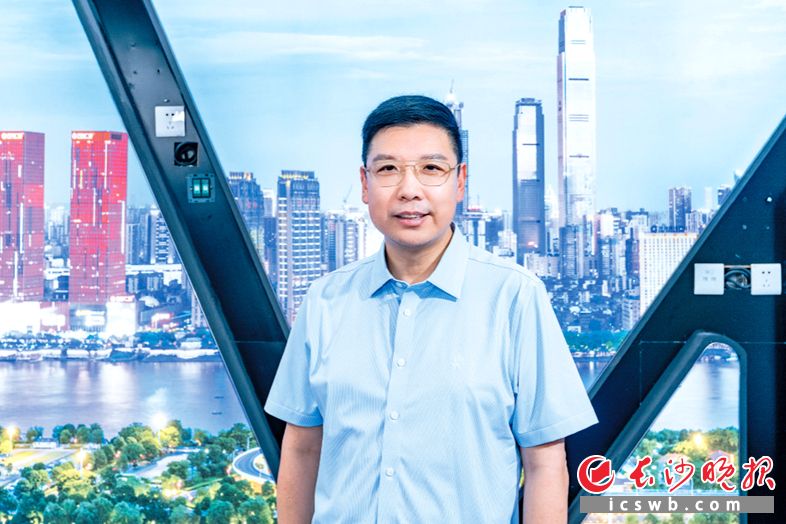 肖劲光大将外孙李江 长沙晚报全媒体记者 董阳 摄