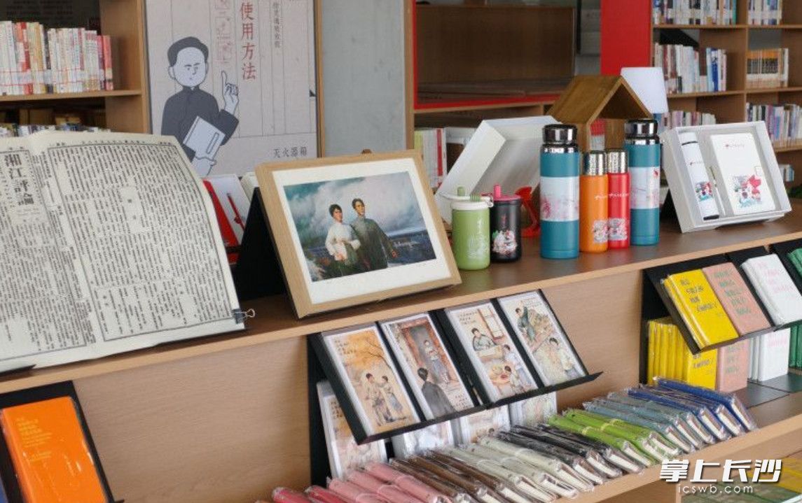 开慧镇初恋书店内景。星沙时报全媒体记者 章帝 摄
