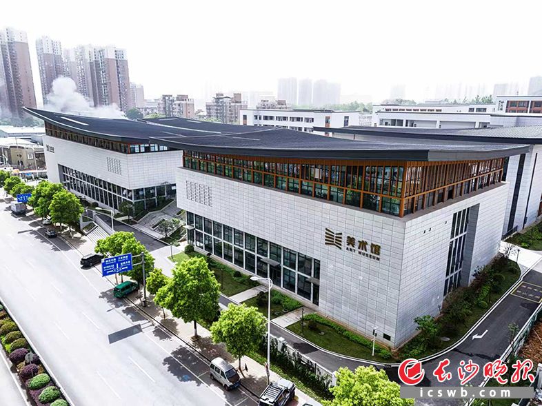 融城校区现代化和设计感十足的美术馆、音乐厅。 融城校区现代化和设计感十足的美术馆、音乐厅。