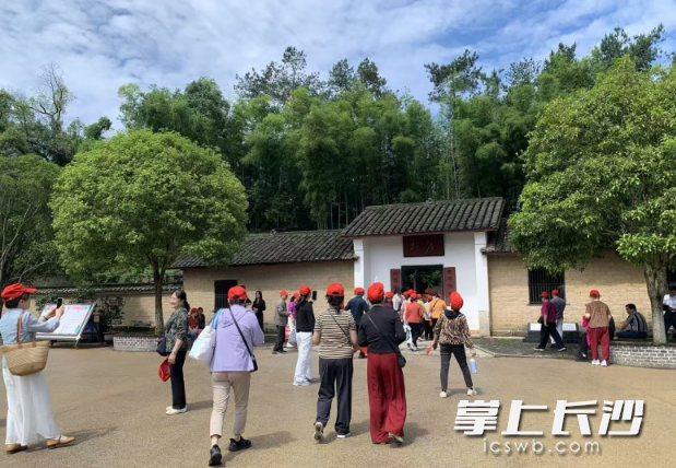 杨开慧故居游人如织。均为开慧镇供图 杨开慧故居游人如织。均为开慧镇供图